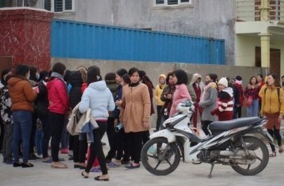 Hon 300 cong nhan nghi viec doi luong hinh anh