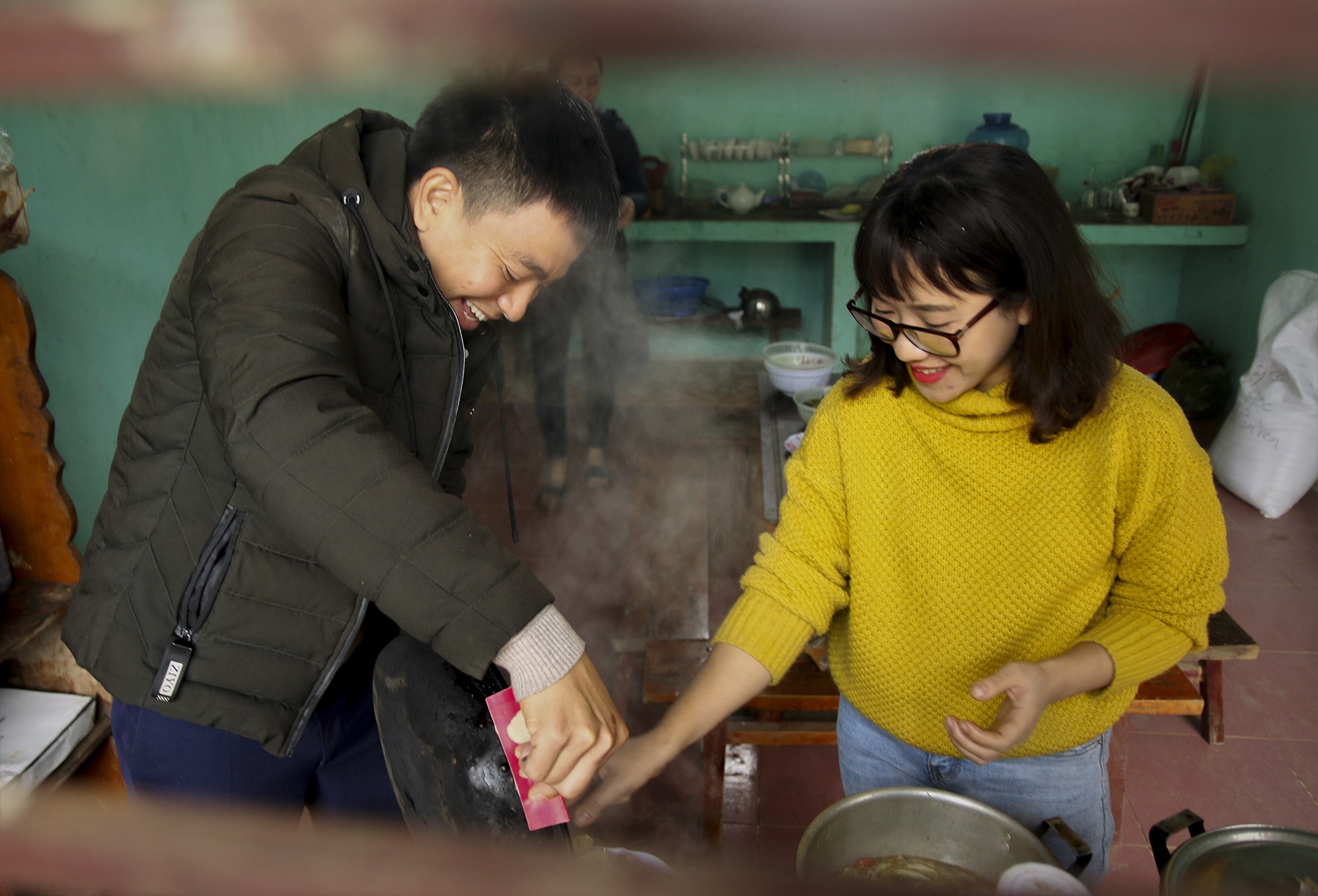 cô giáo cầm đèn dạy chữ ảnh 21 co giao cam den day chu anh 21