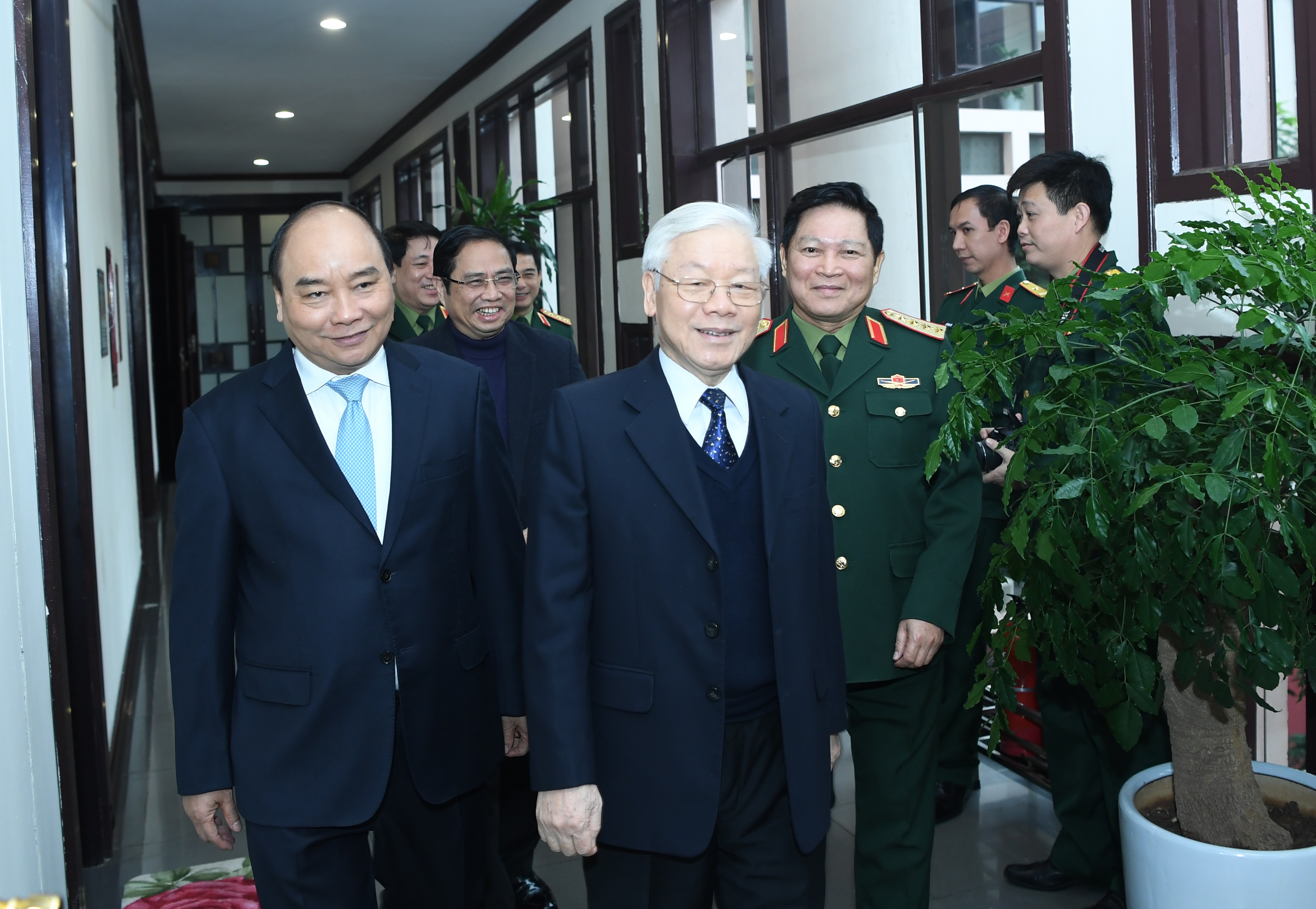 Xu ly dut diem tieu cuc trong quan ly, su dung dat quoc phong hinh anh