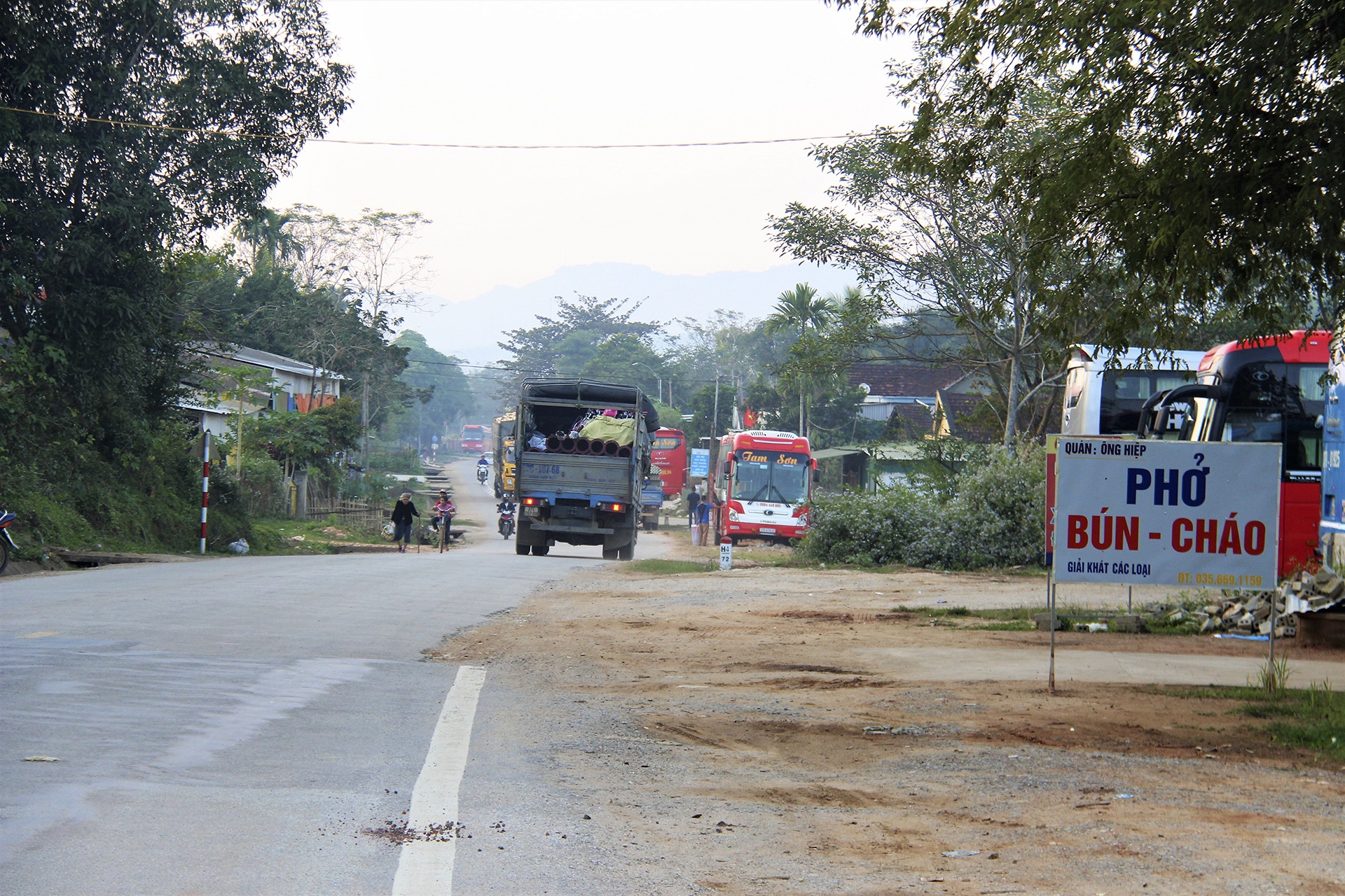 thủ phủ đá đỏ Quỳ Châu ảnh 3 thu phu da do Quy Chau anh 3