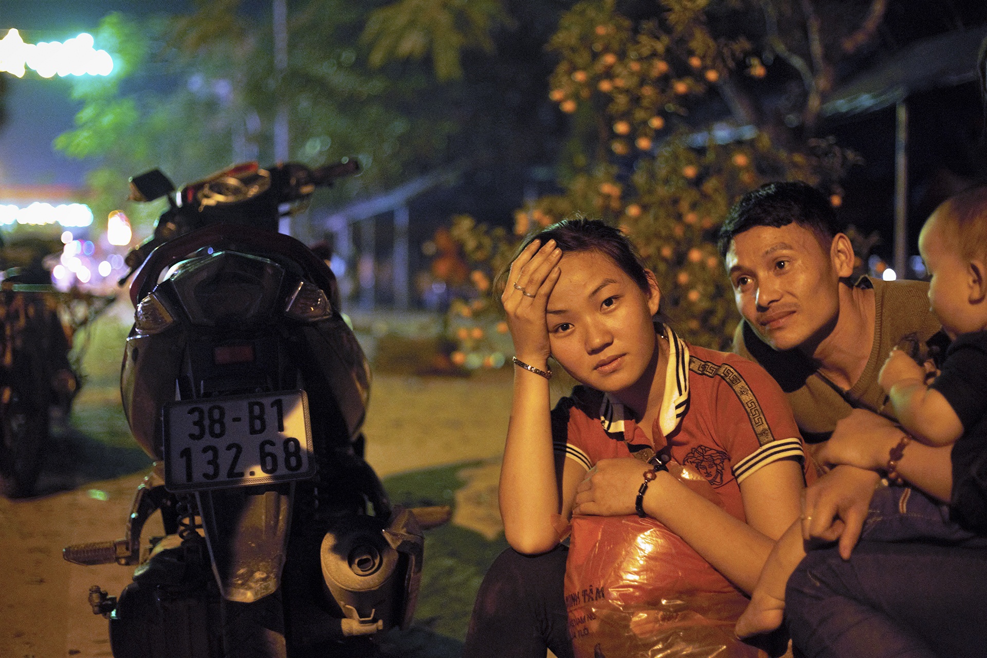 chat chem quat canh dem giao thua anh 10