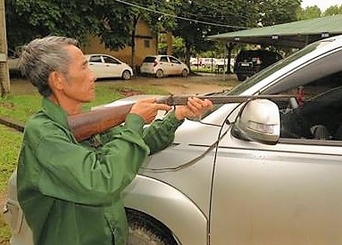 Chiec ho lo co 15 ty va ke sat nhan giau mat hinh anh