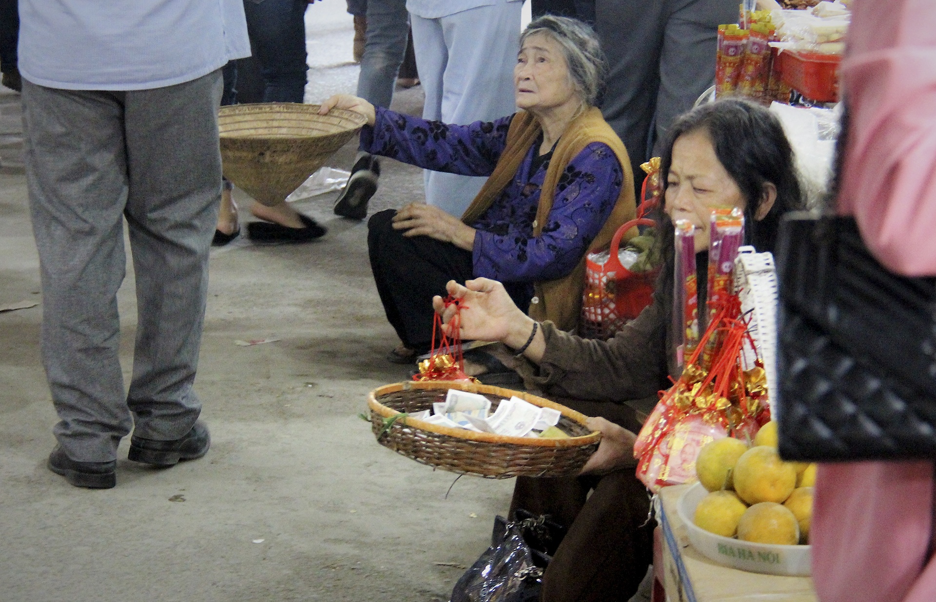 an xin truoc cong den chua anh 6