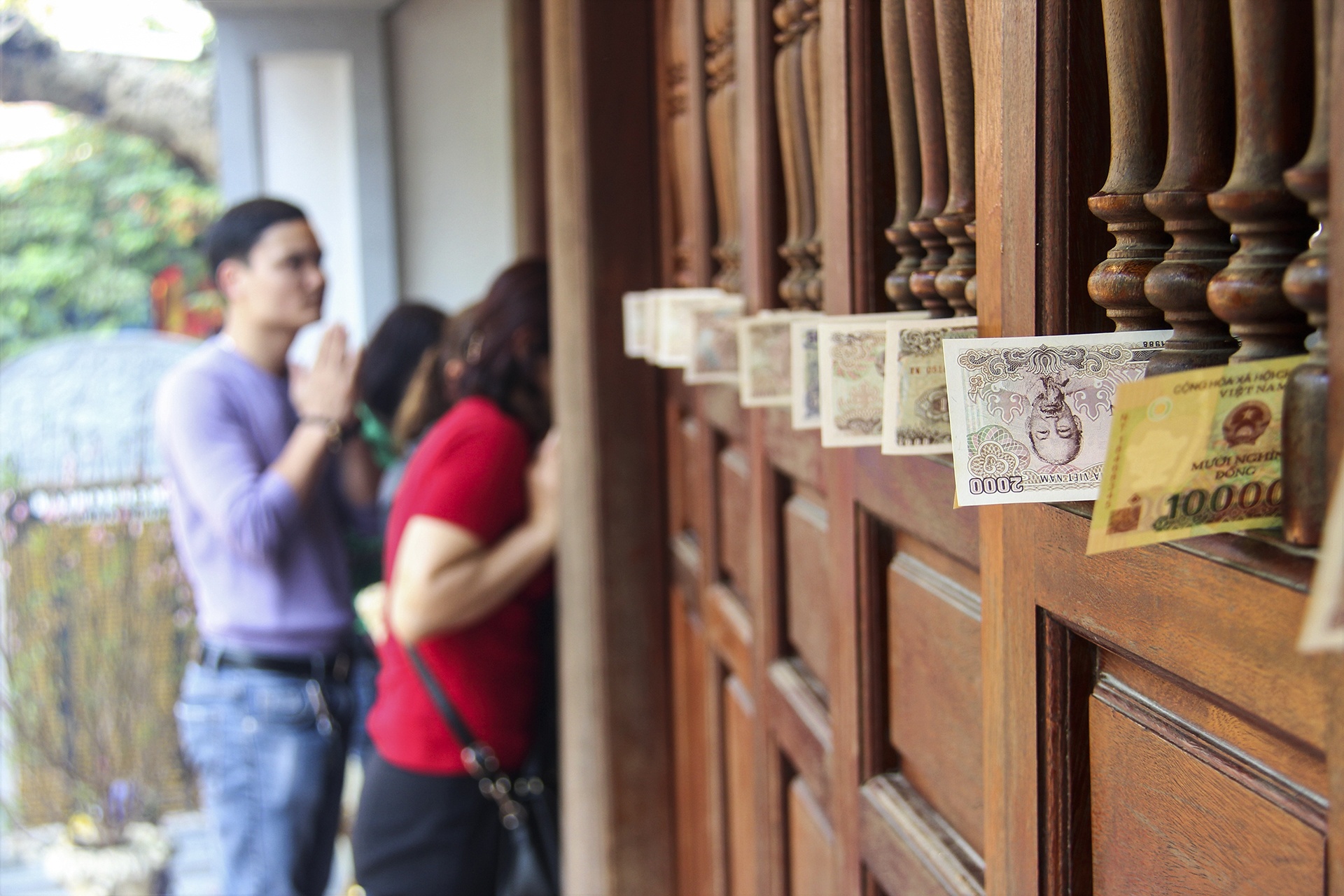 tien le di chua anh 8