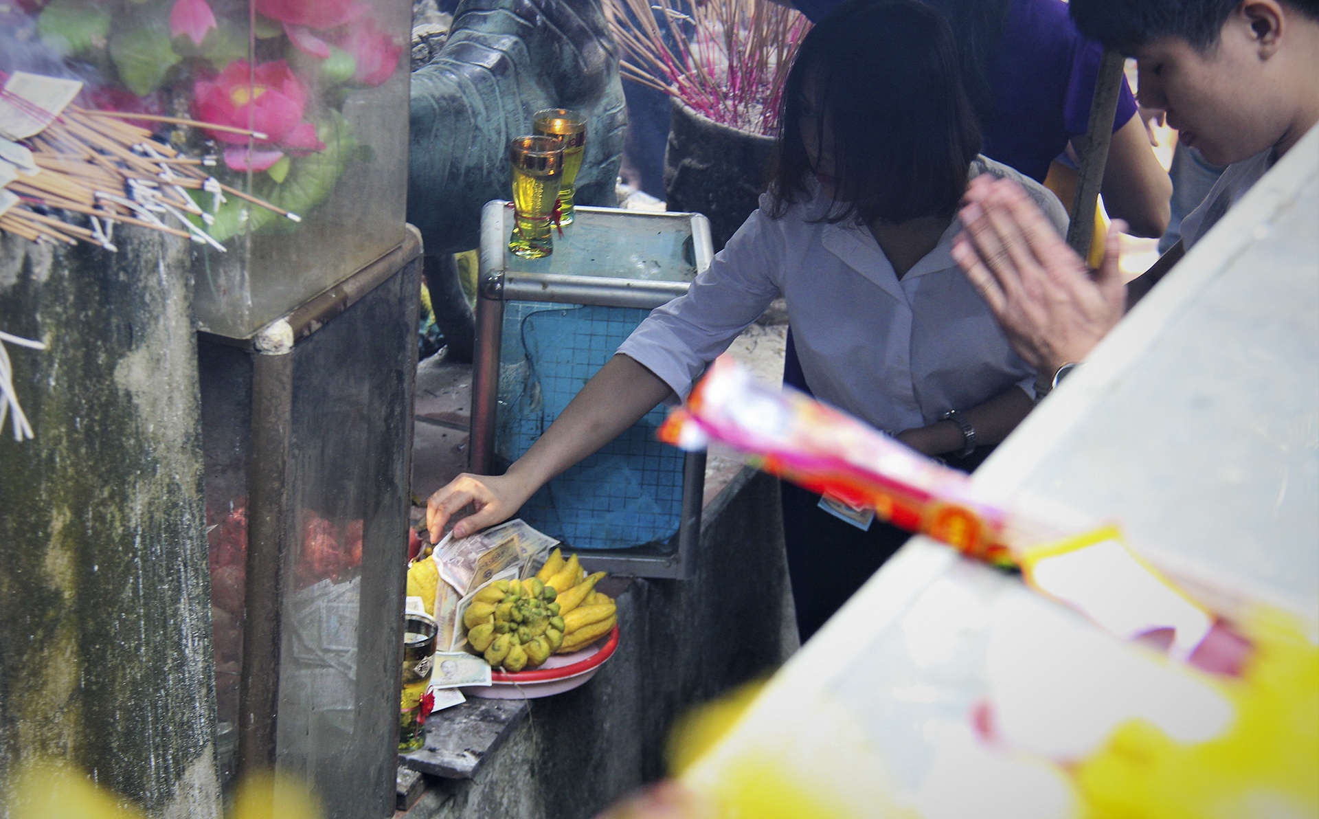 tien le di chua anh 9