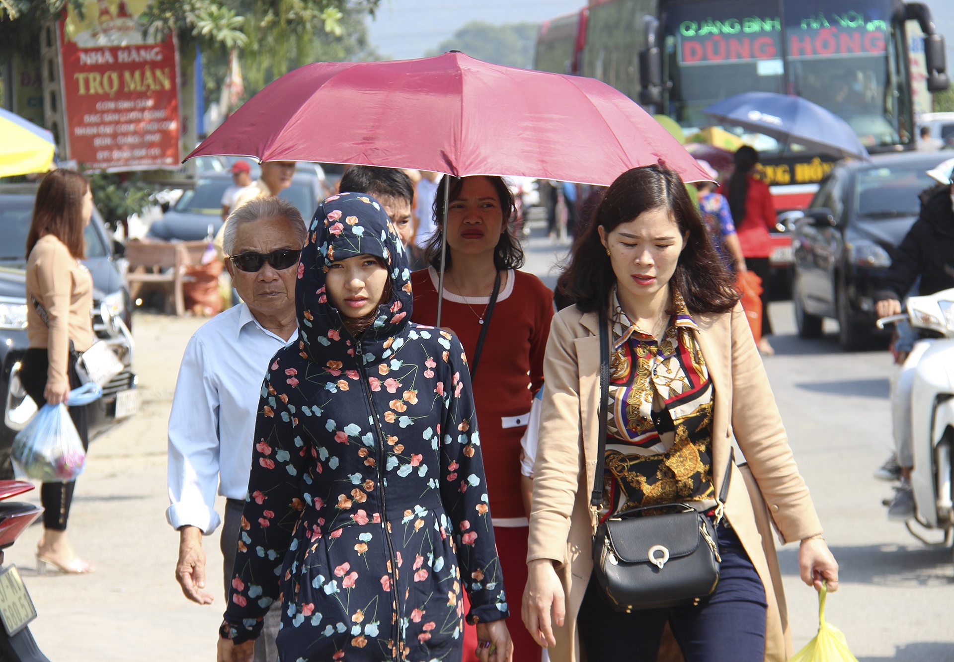 tien le di chua anh 2