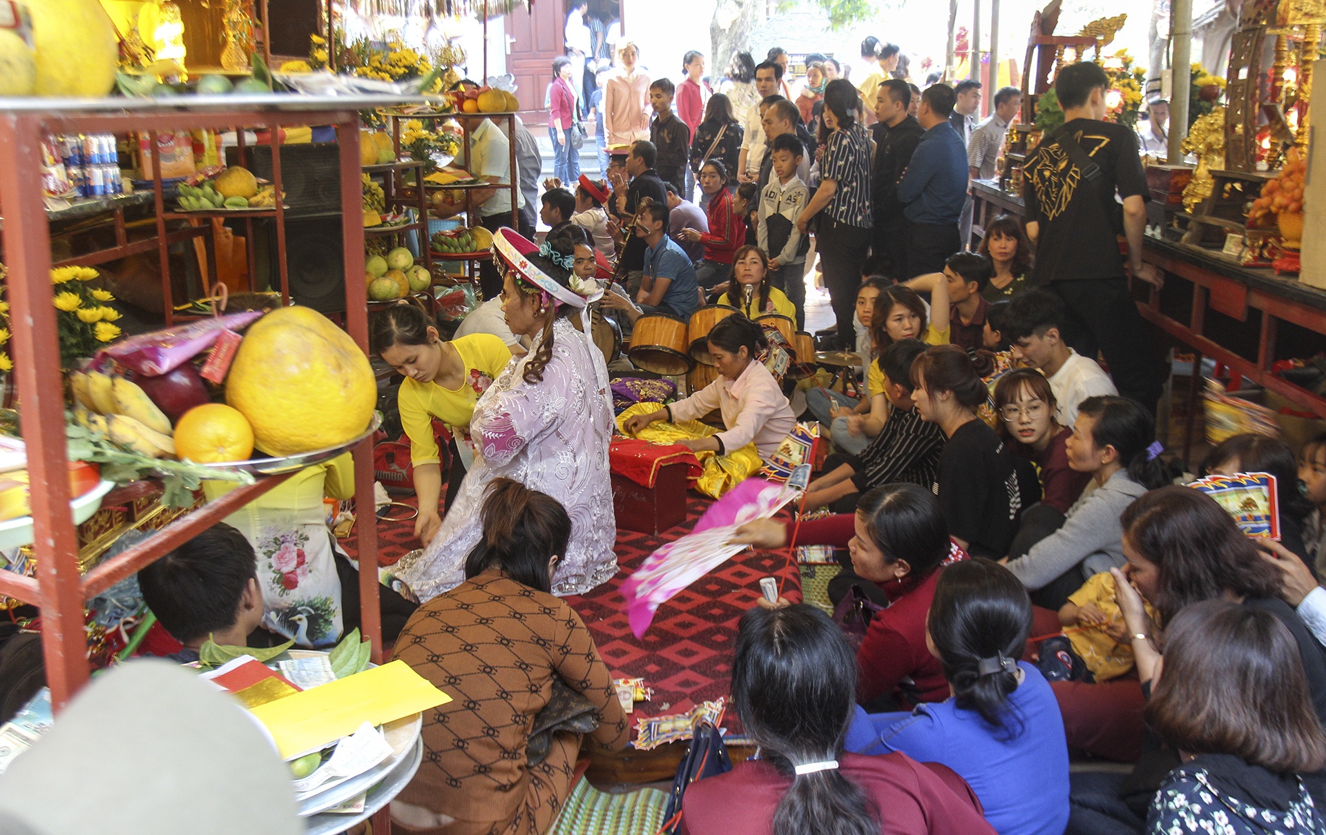 tien le di chua anh 3