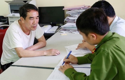 Chong sat hai vo roi ra bien dinh tu tu hinh anh
