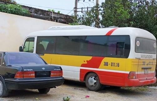 Tam giu xe 'du' co tai xe, phu xe hanh hung hanh khach hinh anh