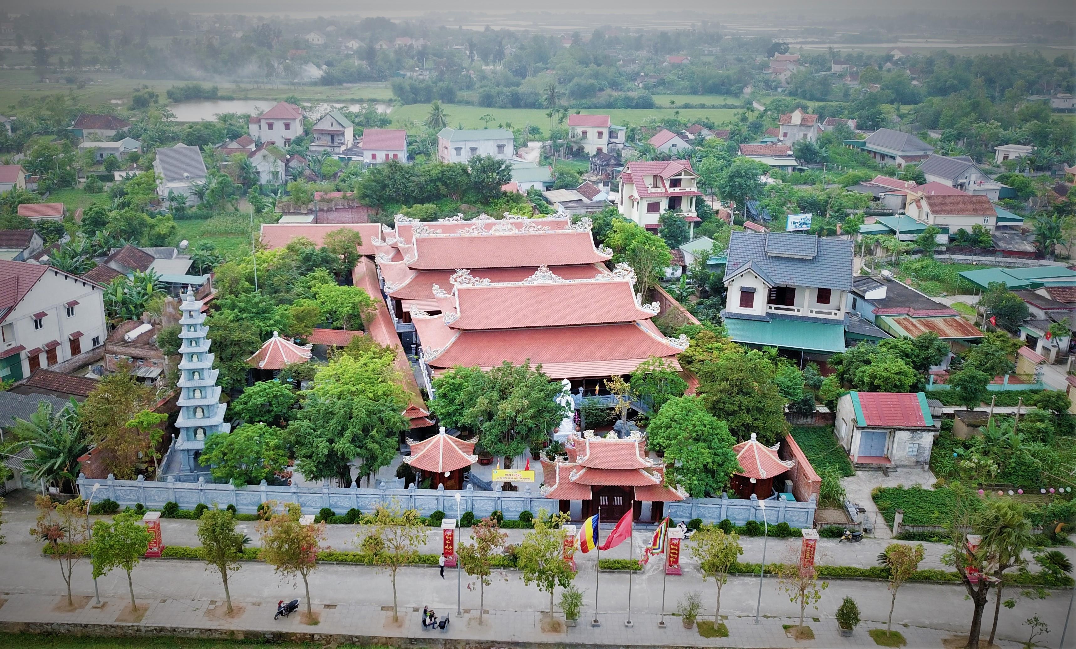 Dien tho dong ho tram ty nhin tu tren cao hinh anh