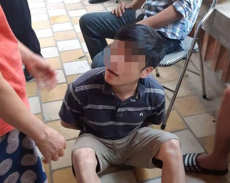 Canh sat bat nhom nguoi cung lo hang hon nua tan nghi ma tuy da hinh anh