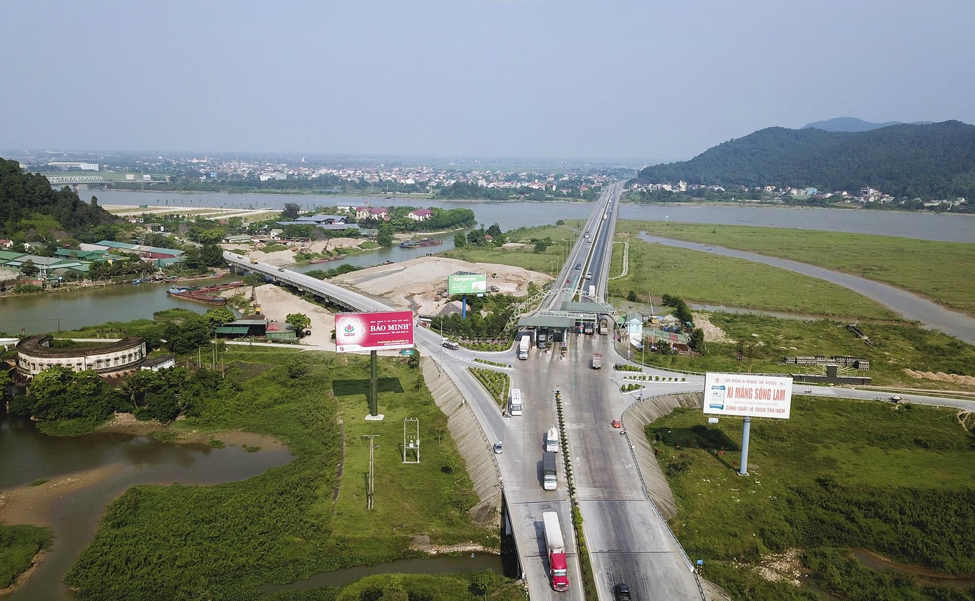 quoc lo nghin ty sut lun anh 1