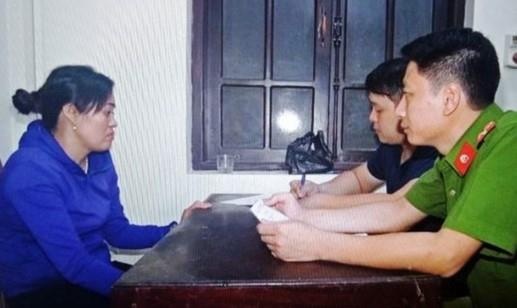 Nguoi phu nu bi con gai tam xang dot luc rang sang da tu vong hinh anh