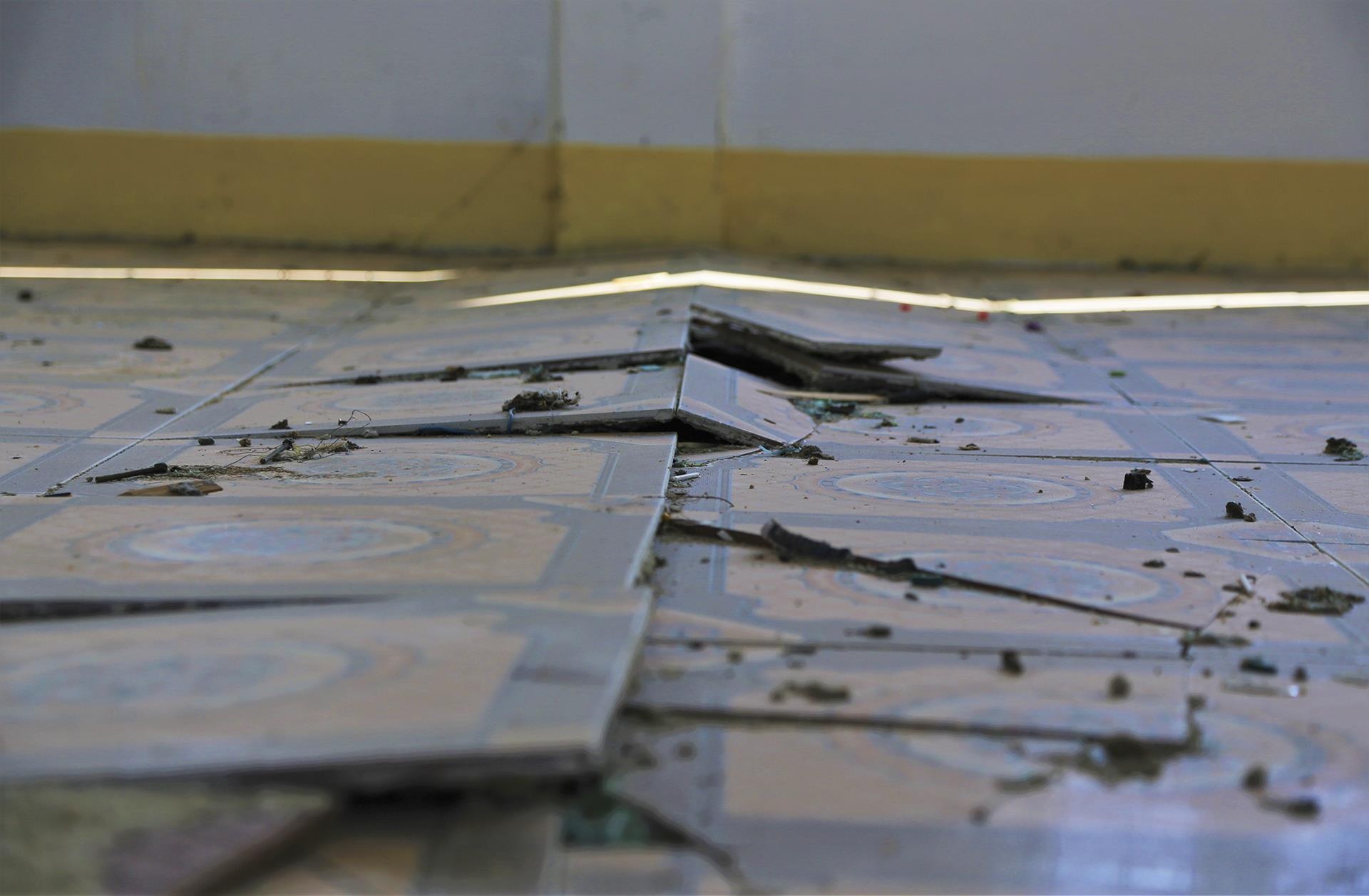 Trường học tiền tỷ bỏ hoang ảnh 5 Truong hoc tien ty bo hoang anh 5