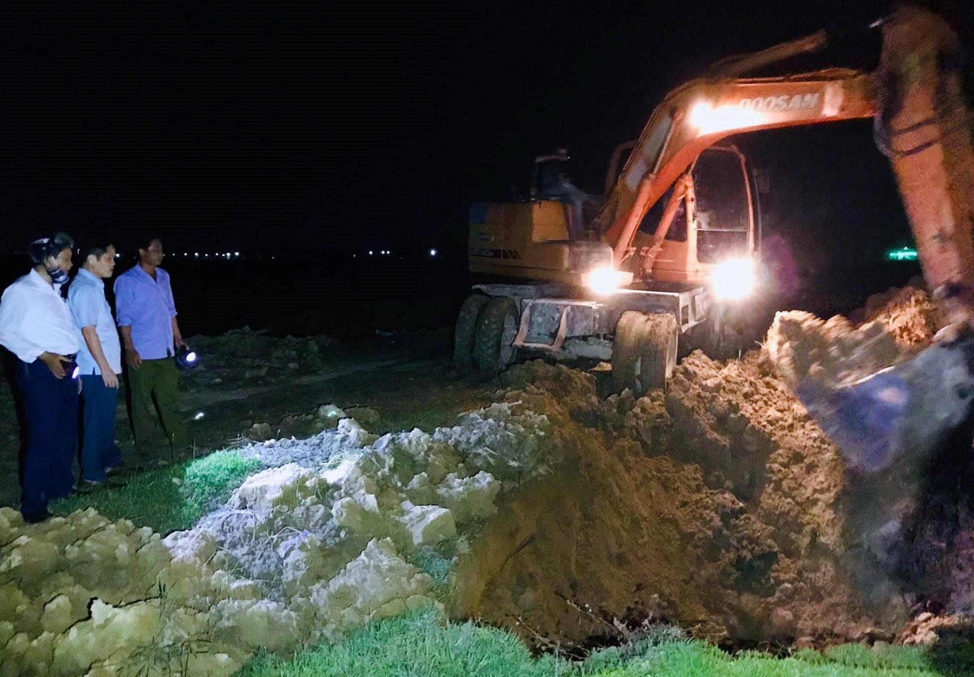 Nhieu xac lon troi duoi kenh thuy loi hinh anh