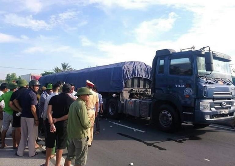 Cu ong 71 tuoi tu vong sau va cham voi xe container hinh anh