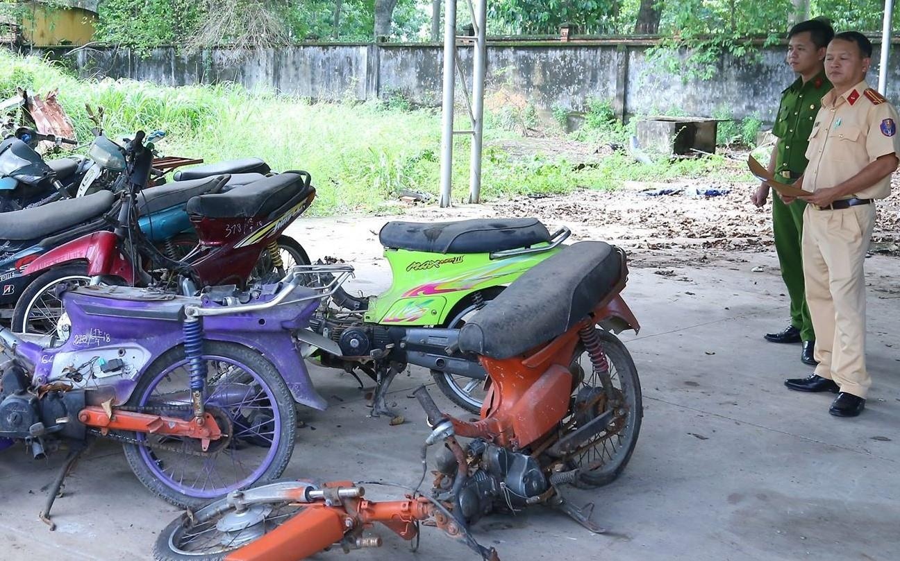 Tieu huy, thanh ly 600 phuong tien vi pham luat giao thong hinh anh