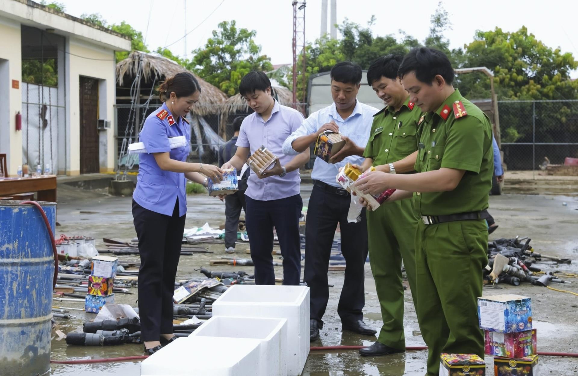 tieu huy vu khi nong anh 7