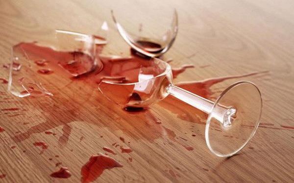 Tu sat trong phong nghi bat thanh, nam thanh nien nhay lau tu vong hinh anh