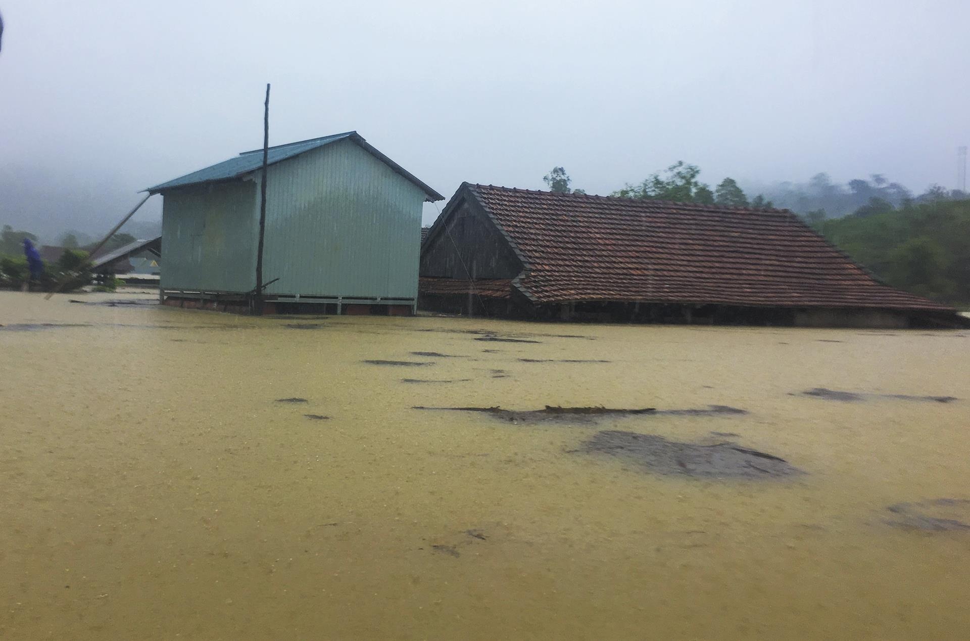 mưa lũ ở miền Trung ảnh 11 mua lu o mien Trung anh 11