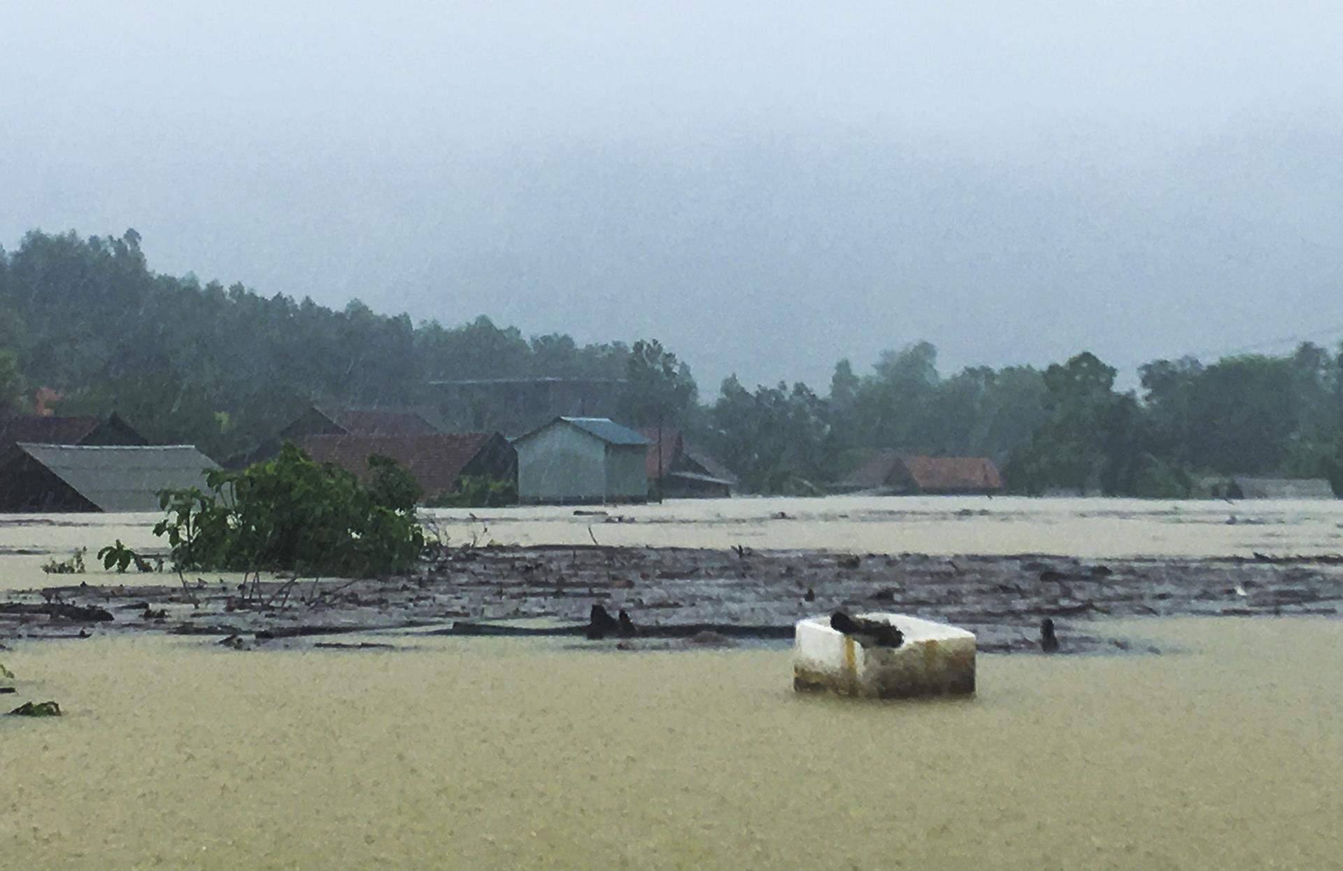 mưa lũ ở miền Trung ảnh 12 mua lu o mien Trung anh 12