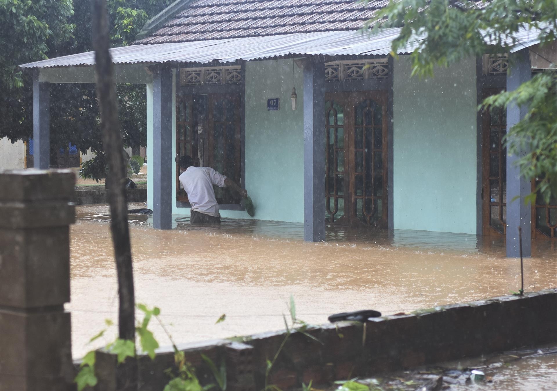 mưa lũ ở miền Trung ảnh 3 mua lu o mien Trung anh 3