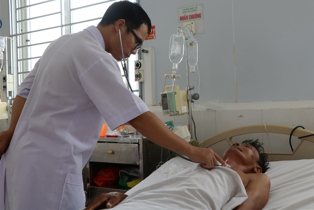 Lao nong Ha Tinh nhiem vi khuan 'an thit nguoi' hinh anh