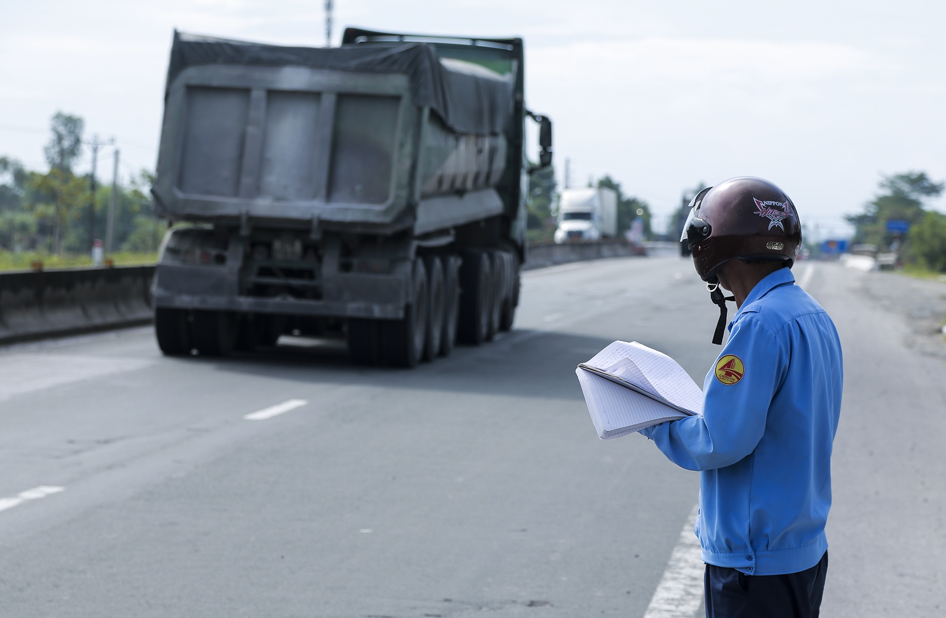 quoc lo 1 bong troc anh 8