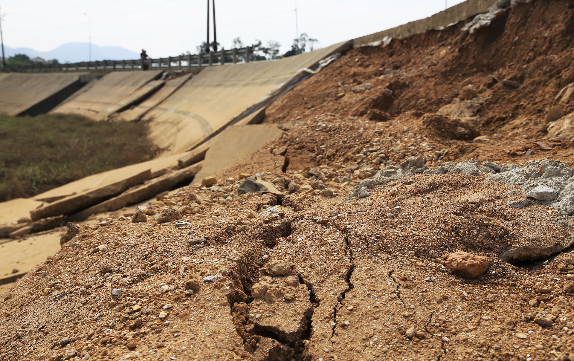 duong thoat lu tan hoang anh 8