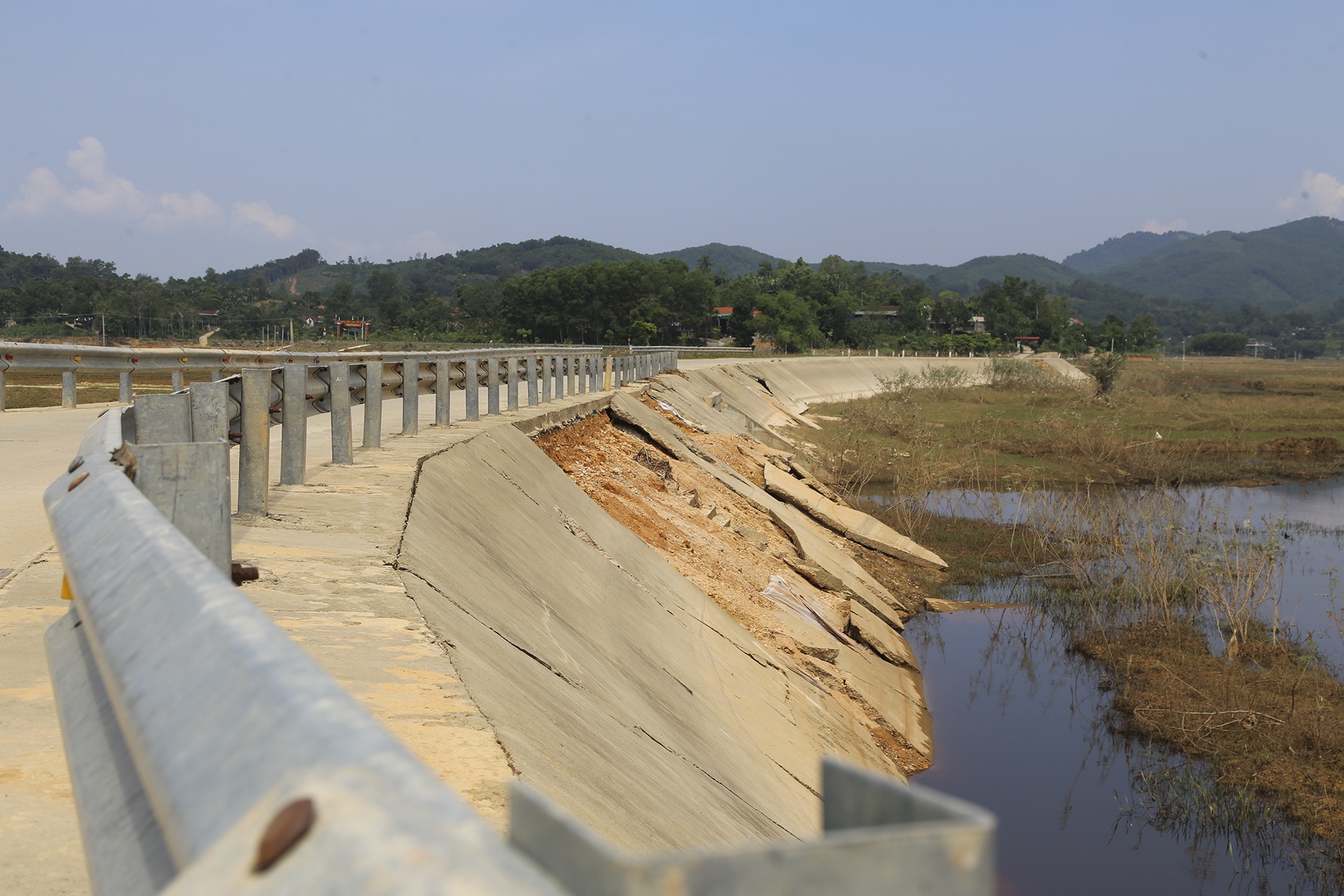 duong thoat lu tan hoang anh 4