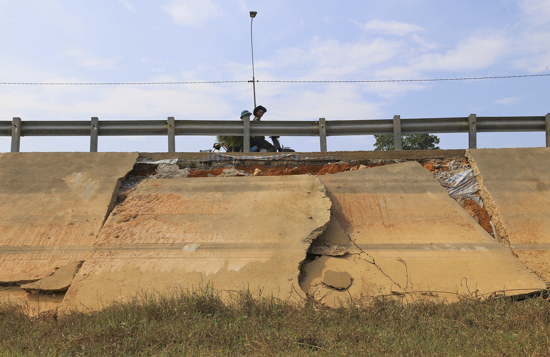 duong thoat lu tan hoang anh 5