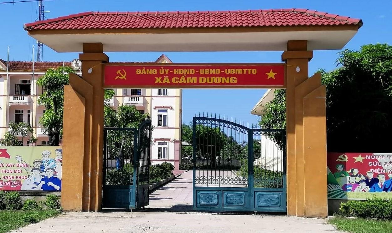 3 can bo xa bi ky luat vi bang cap khong hop phap hinh anh