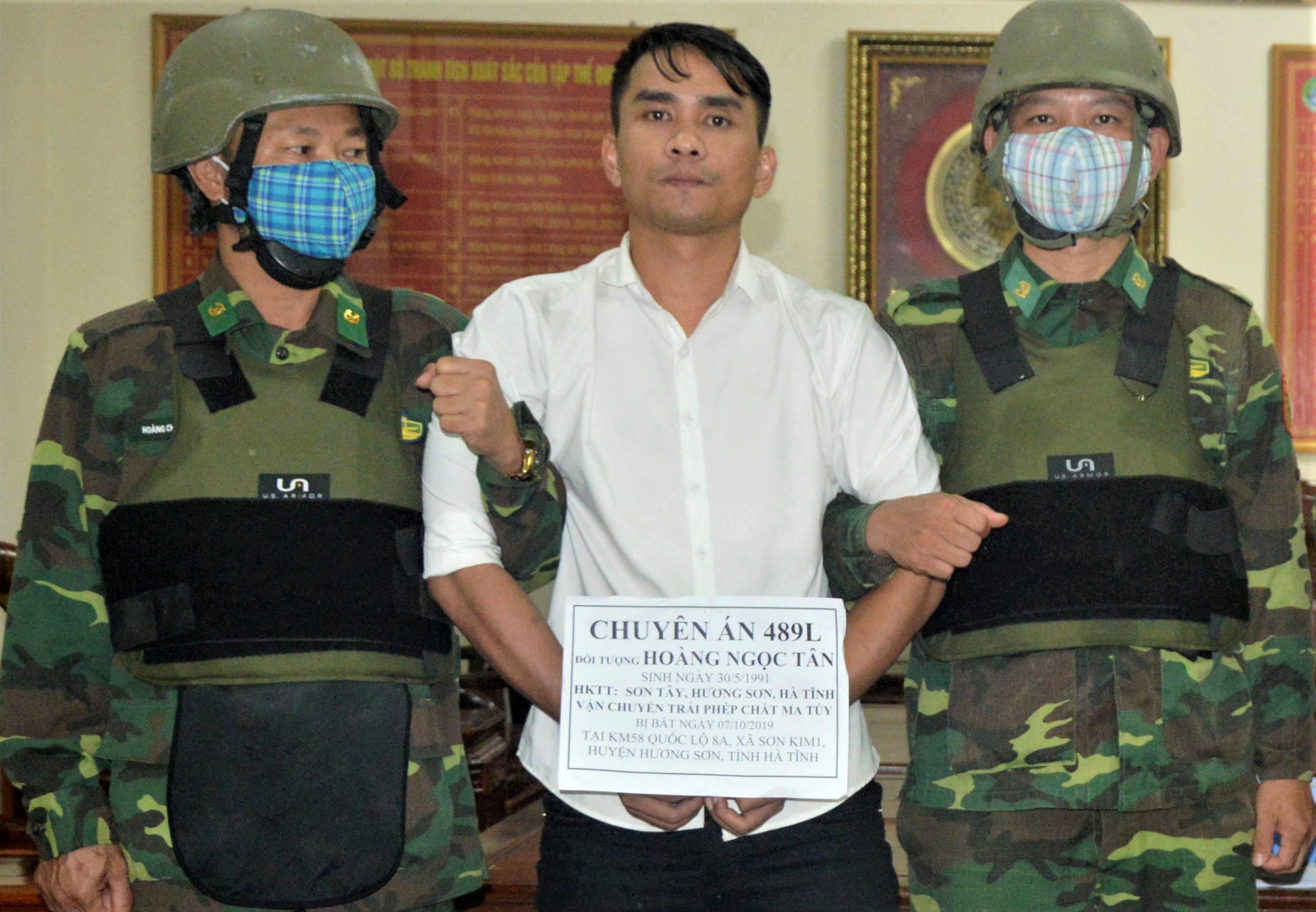 Mang sung ngan ap tai 6 banh heroin hinh anh