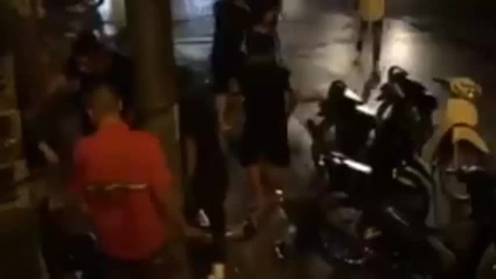 bị đánh hội đồng khi ăn mừng bóng đá ảnh 1 bi danh hoi dong khi an mung bong da anh 1