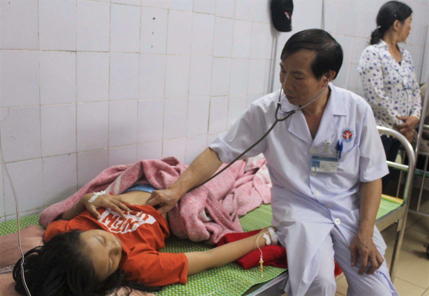 1 nguoi chet, 5 hoc sinh bi thuong do set danh hinh anh