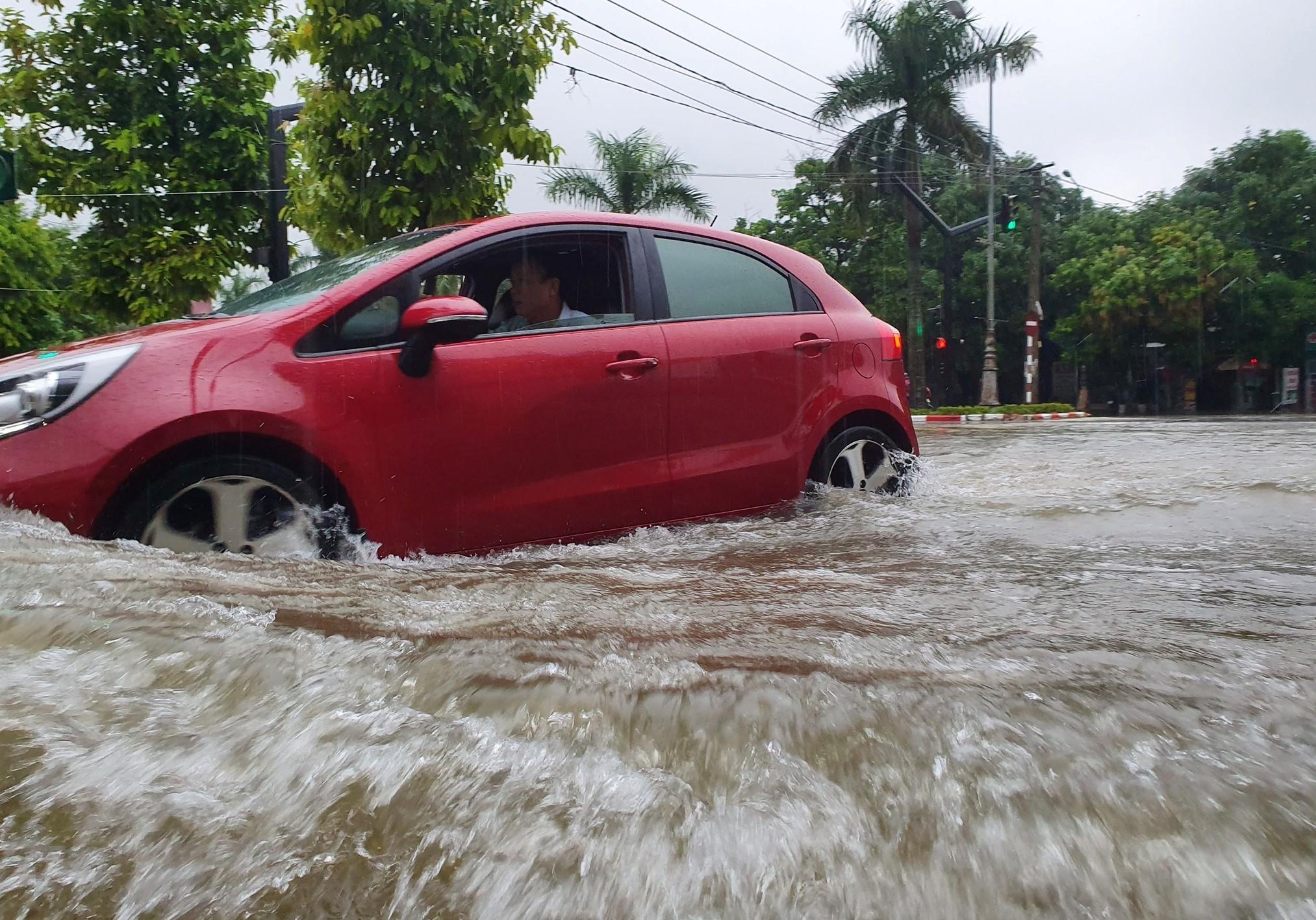TP Vinh bien thanh song trong dot mua ky luc hinh anh