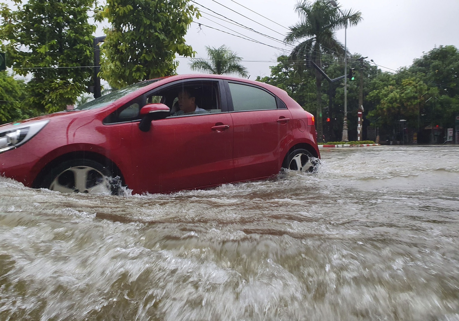 duong ngap thanh song do mua keo dai anh 3