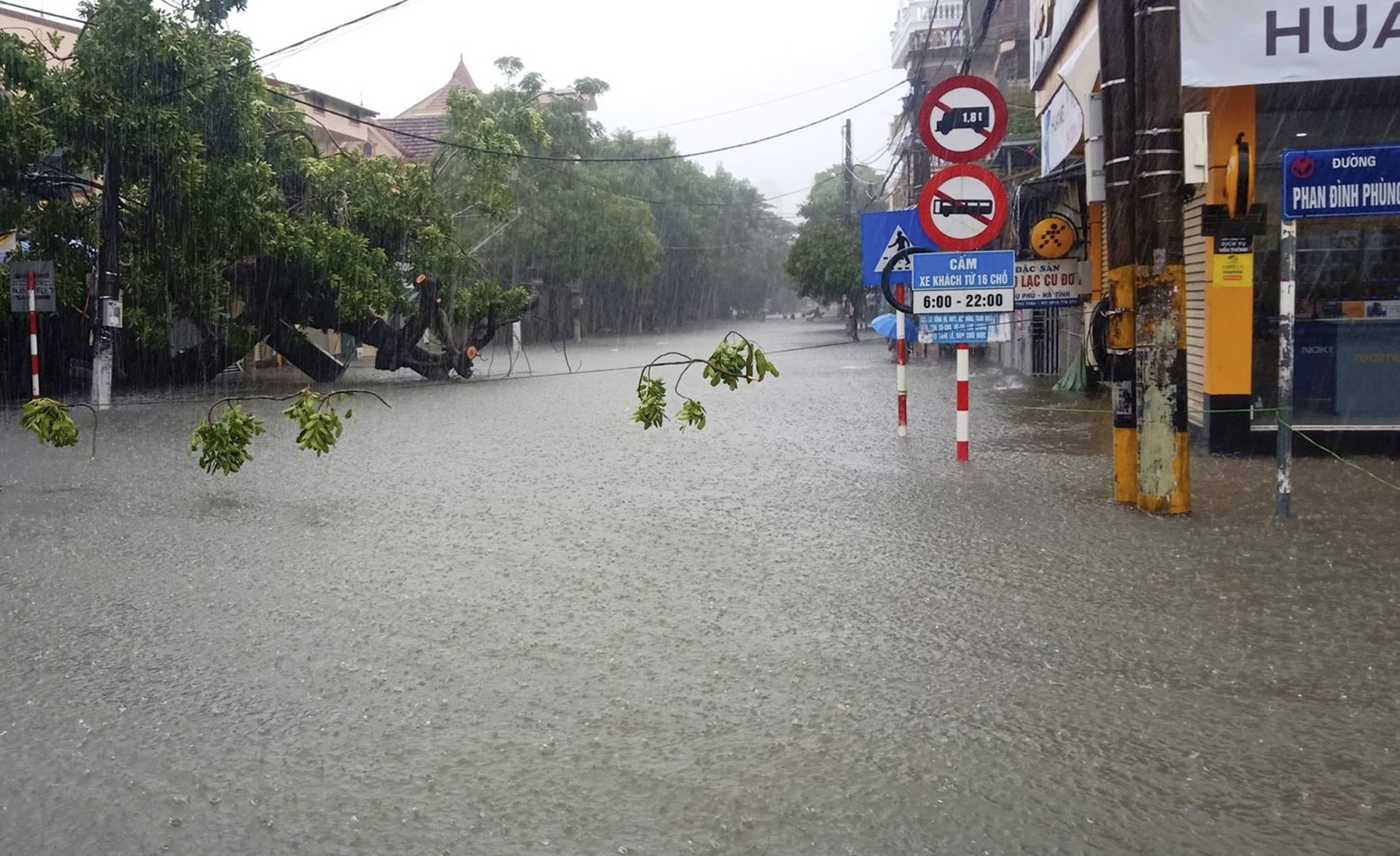 duong ngap thanh song do mua keo dai anh 4