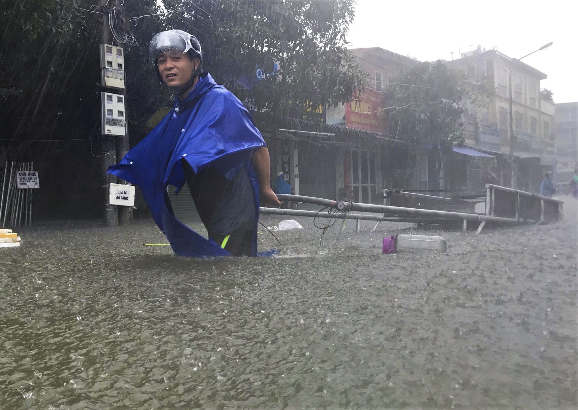 duong ngap thanh song do mua keo dai anh 6