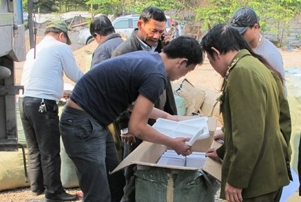 Xuat hien ke gia danh can bo quan ly thi truong lua mua tai lieu hinh anh