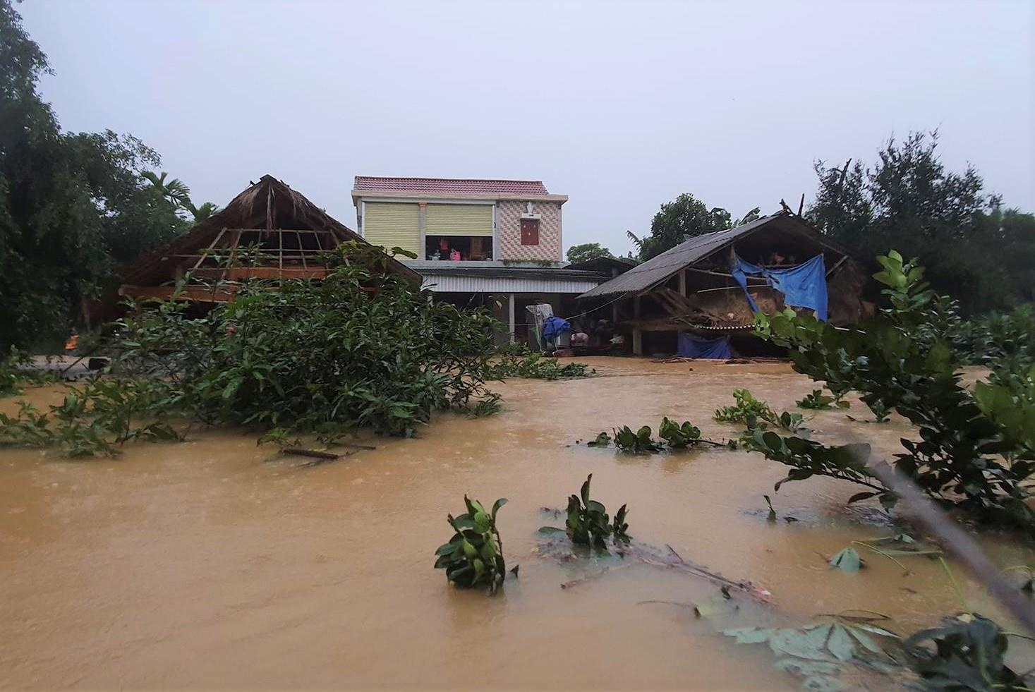 Ha Tinh yeu cau kiem tra viec cham nop quy phong chong thien tai hinh anh