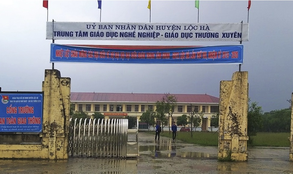 nam sinh bị đâm thấu bụng ảnh 2 nam sinh bi dam thau bung anh 2