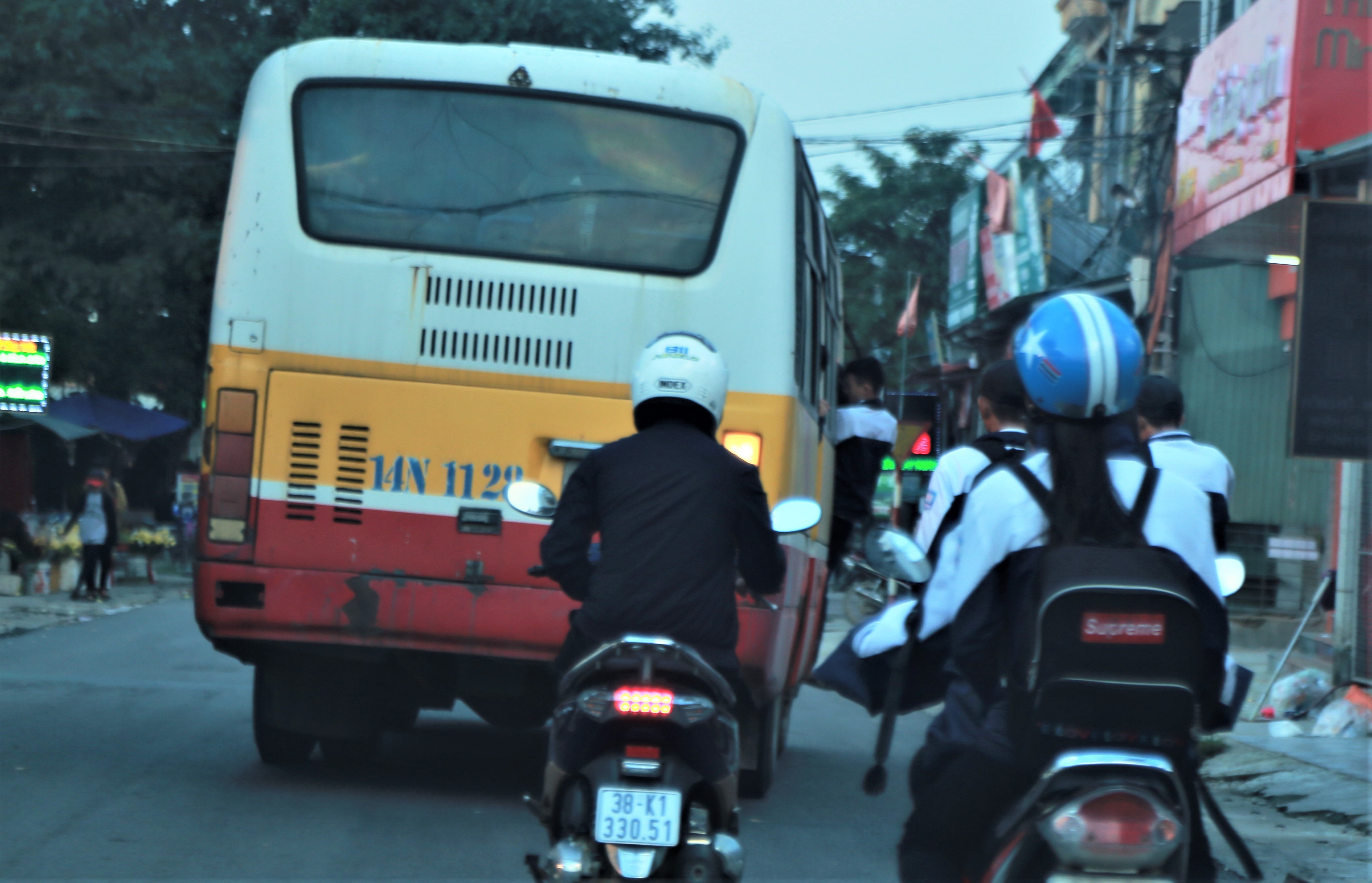 xe 60 cho cho 120 hoc sinh anh 1