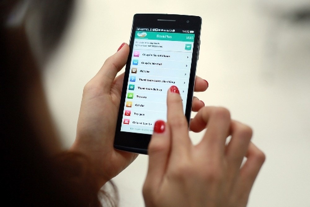 Nhan lai 300 trieu sau khi chuyen nham hinh anh