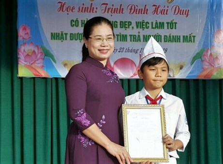 Tuyen duong nam sinh nhat duoc hon 18 trieu tra nguoi danh roi hinh anh