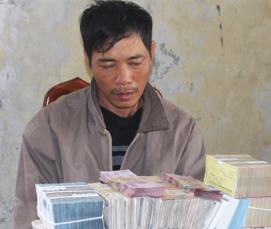 Loi khai cua ke dot nhap nha dan lay gan 1 ty dong hinh anh