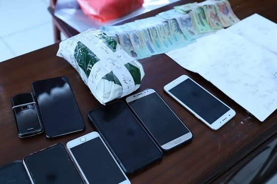 triệt xóa đường dây đánh bạc ảnh 2 triet xoa duong day danh bac anh 2