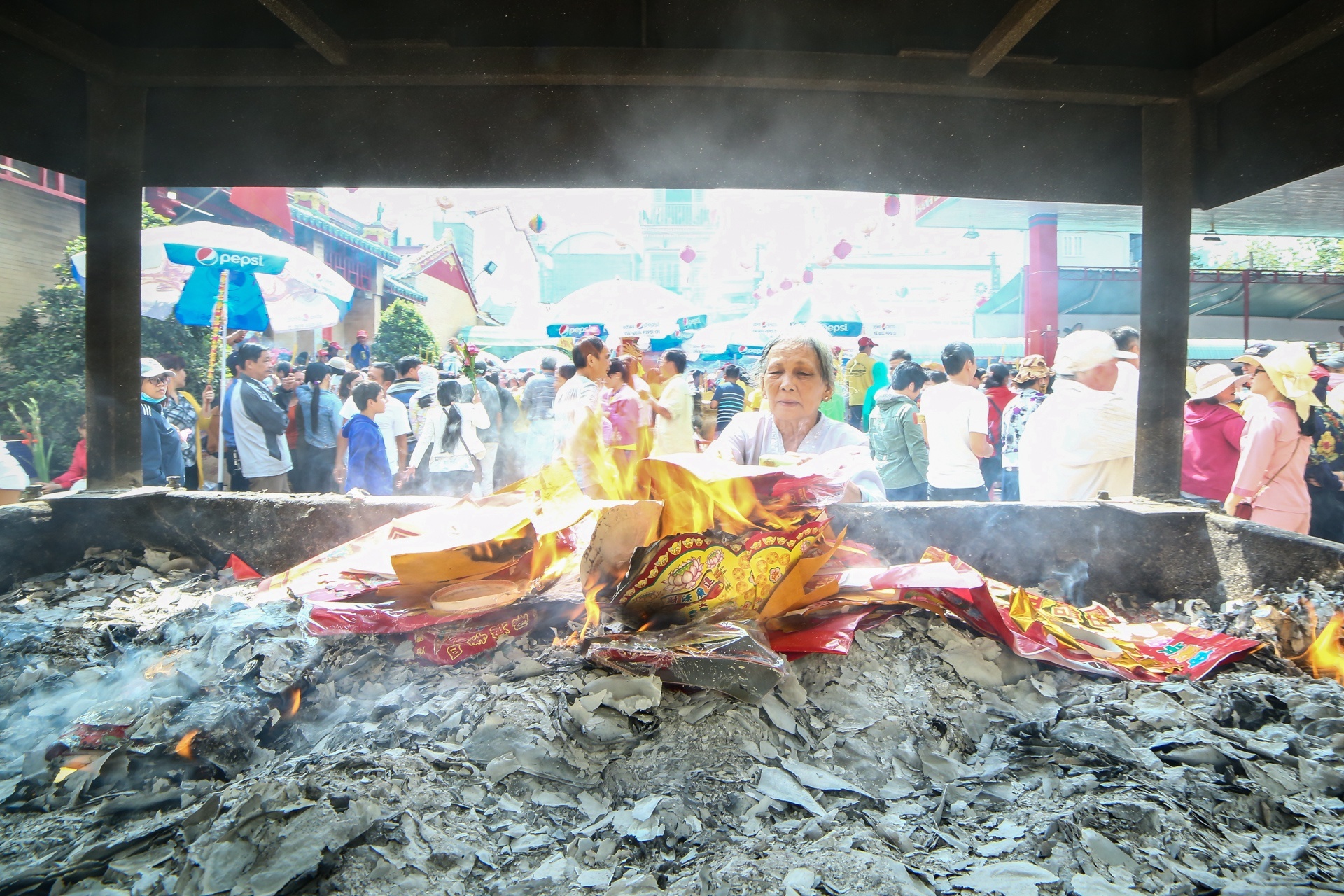 cam dot vang ma anh 1