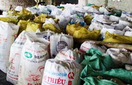 Hon 600 kg mo boc mui hoi trong co so che bien hinh anh