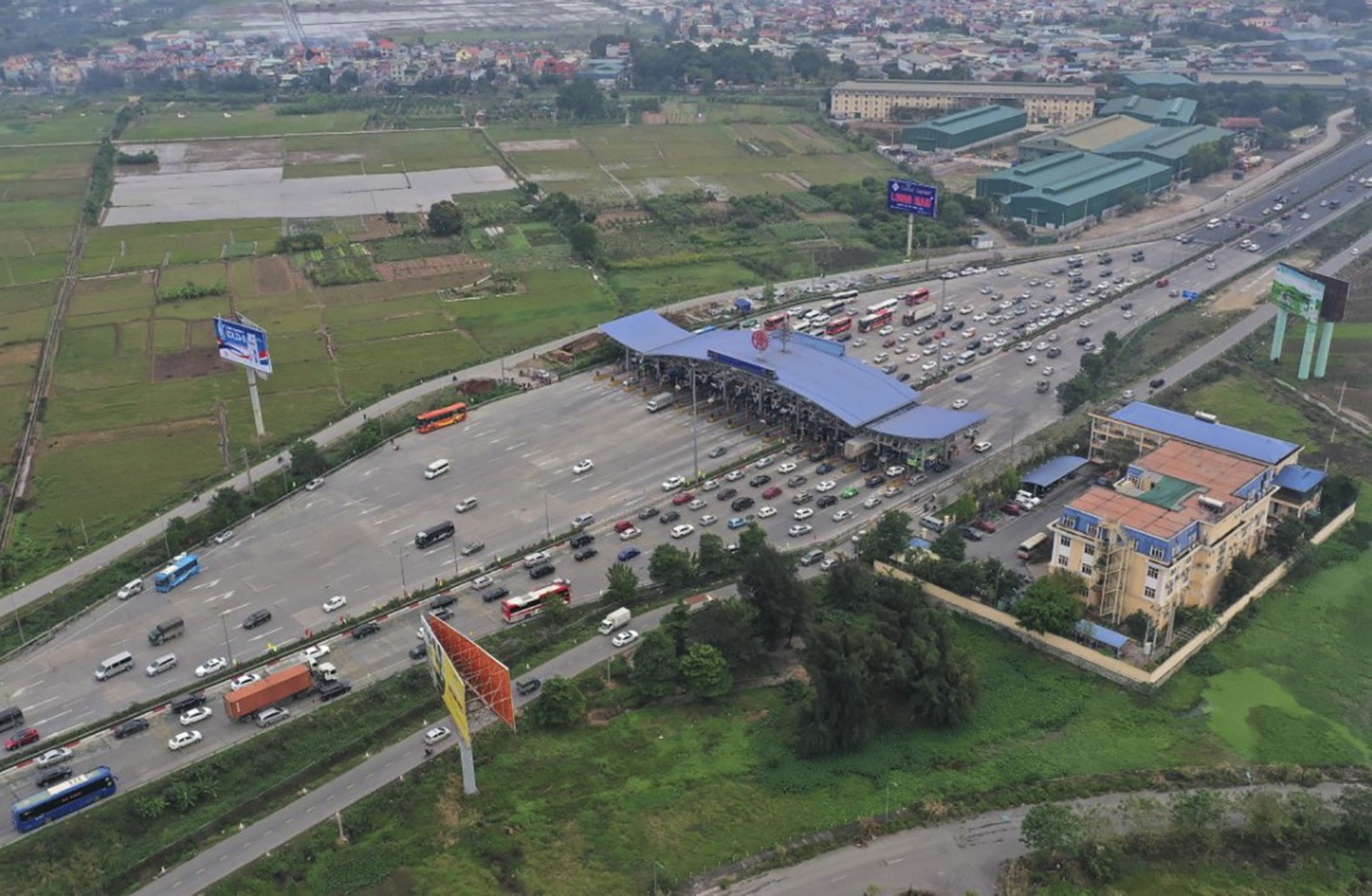 xe co chat kin ngay can Tet anh 4